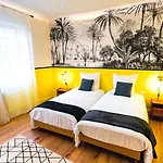 Bel Ami 02 - Turquoise & Or - Moderne Chic - Centre - Acces Jardin - Clim - Wifi - Parking - Localisation Ideale Apartment *
