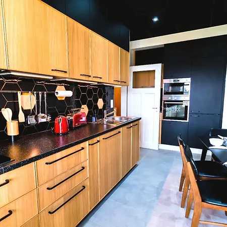 Appartement Bel Ami 01 - Turquoise&or - Moderne Chic - Centre - Accès Jardin - Clim - Wifi - Parking - Localisation Idéale *