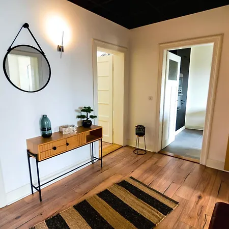 Bel Ami 01 - Turquoise&or - Moderne Chic - Centre - Accès Jardin - Clim - Wifi - Parking - Localisation Idéale